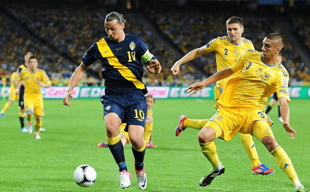 荷兰战胜乌克兰，稳坐小组榜首