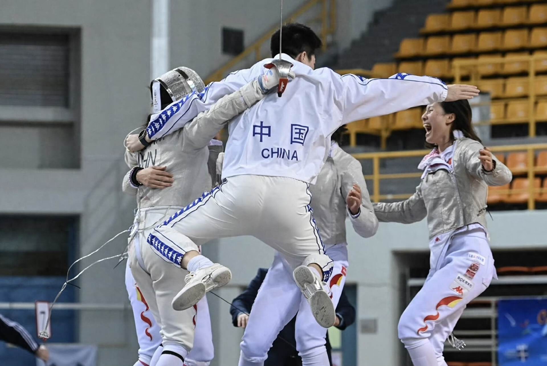 开云体育官网-世界杯热身赛启幕，中国队备战迎接挑战