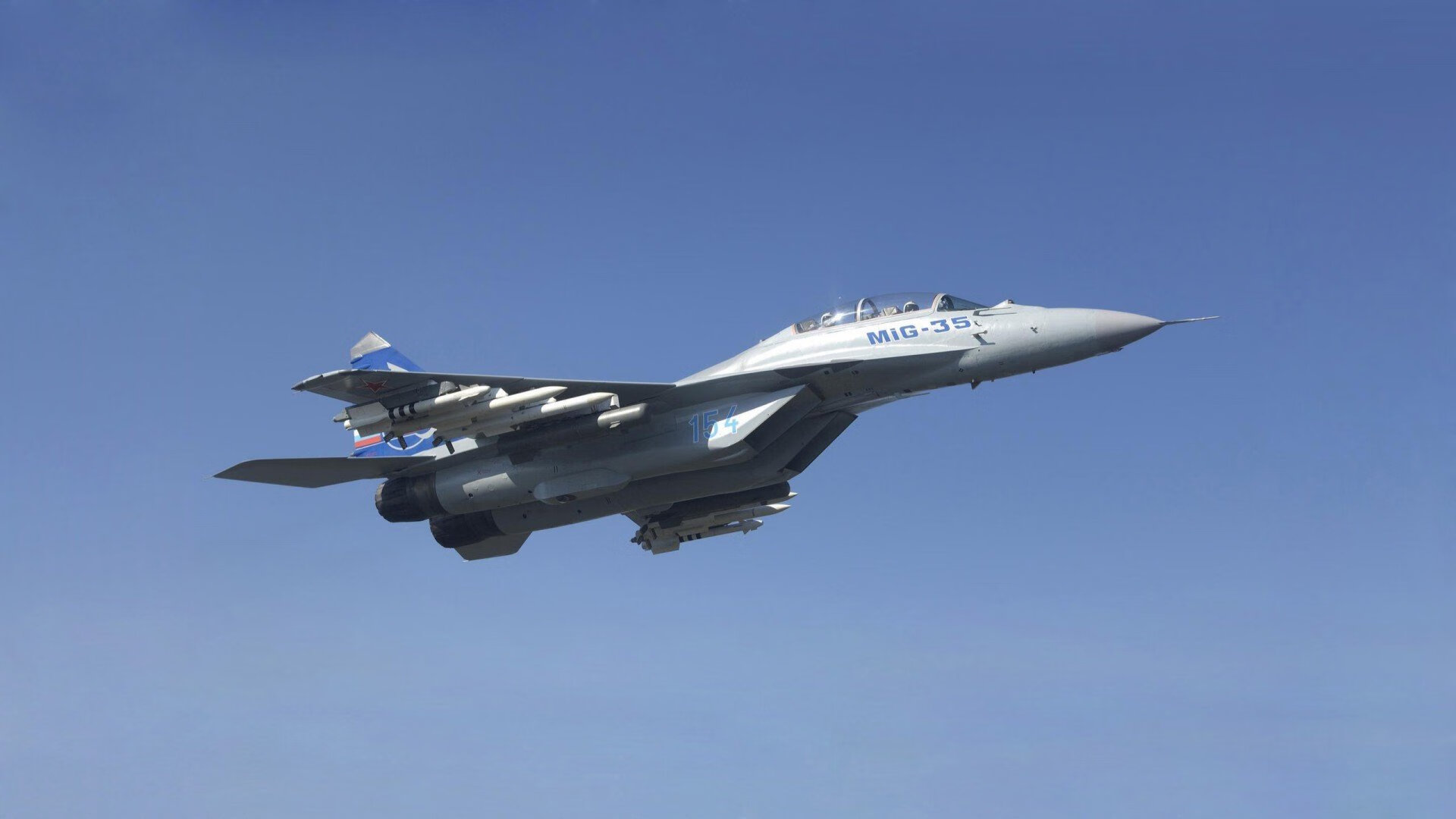 开云体育在线-蓝黑军团的闪电战，萨卡三分钟击碎红牛，让比赛提前失去悬念